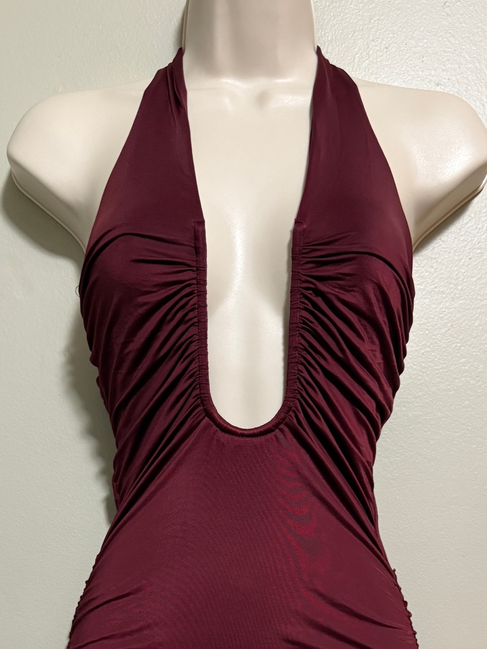 Oh Polly Deep Wine Plunge Halter Mini Dress - Picture 5 of 8